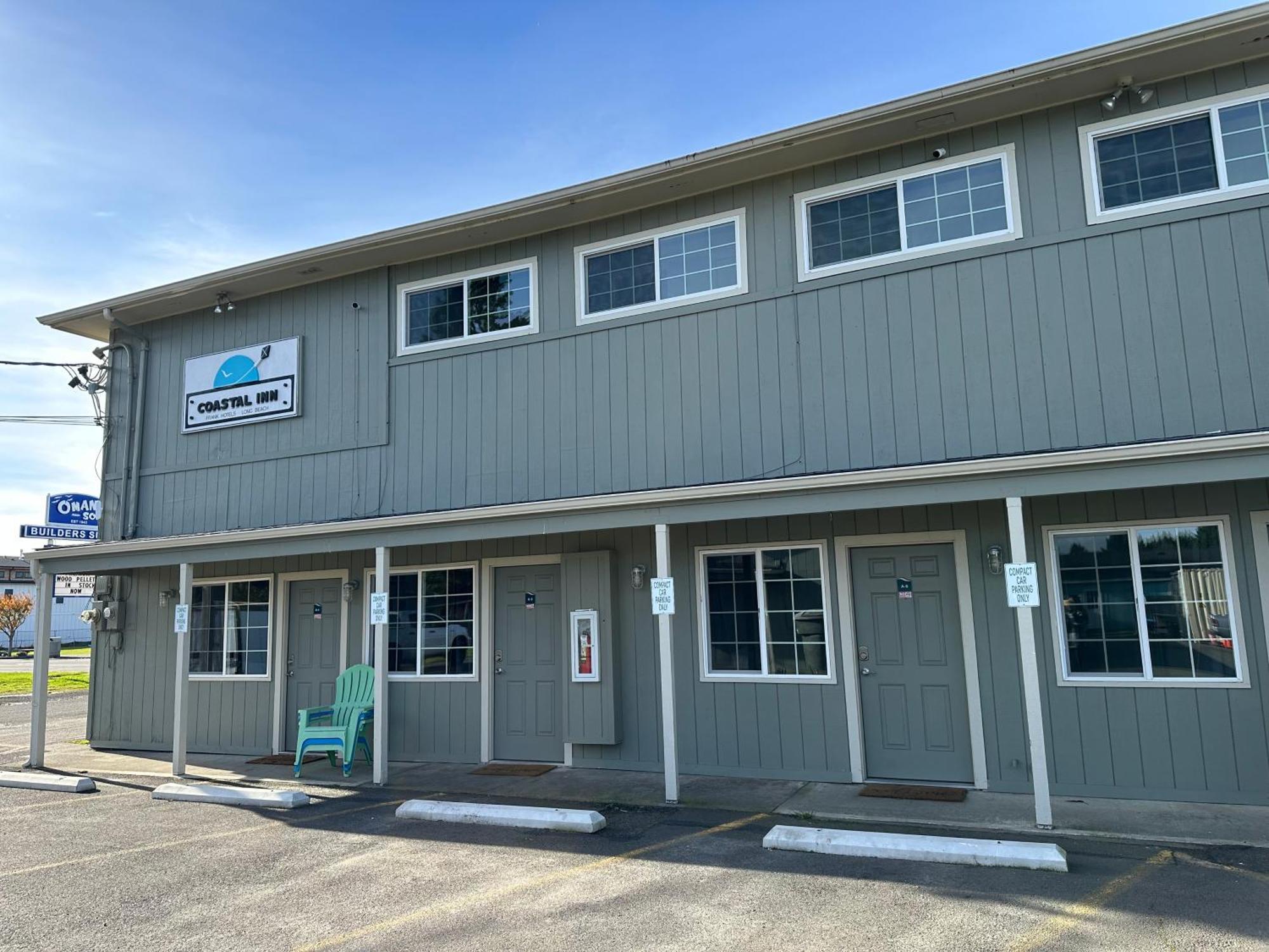 Coastal Inn And Suites Long Beach Exterior photo