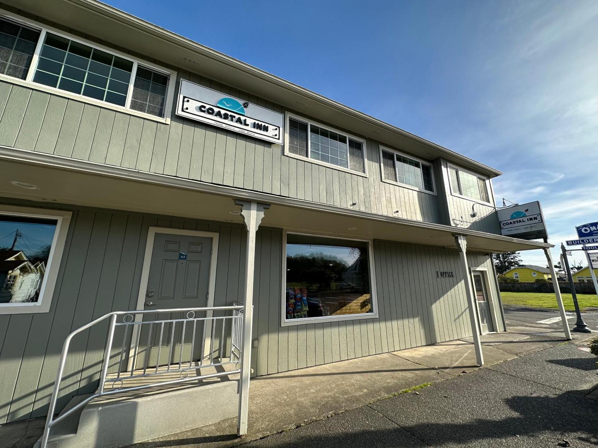 Coastal Inn And Suites Long Beach Exterior photo